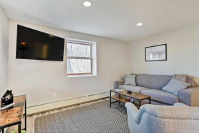 Charming Beacon Apt with Fire Pit Near Hiking!